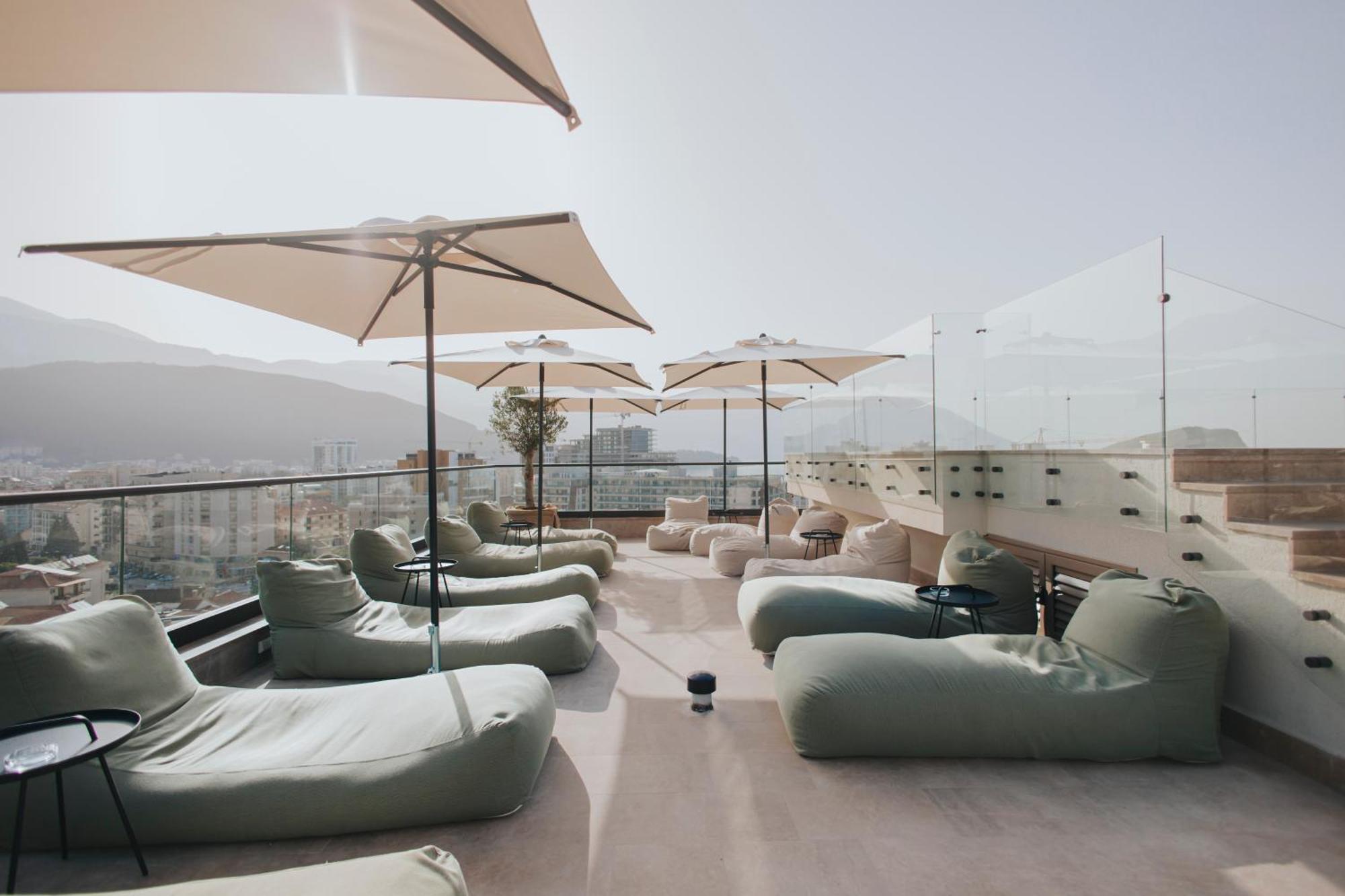 Infinity Hotel & More Будва Экстерьер фото